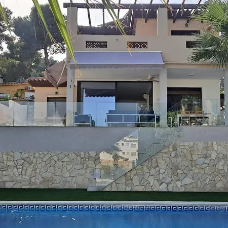 Paraiso Pool And Garden