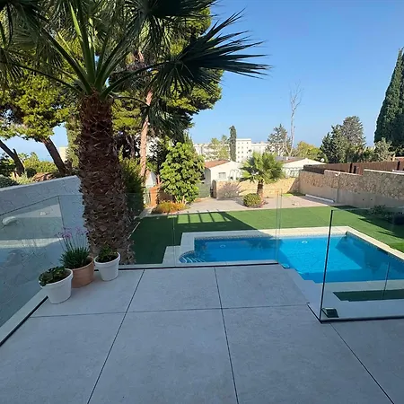 Paraiso Pool And Garden